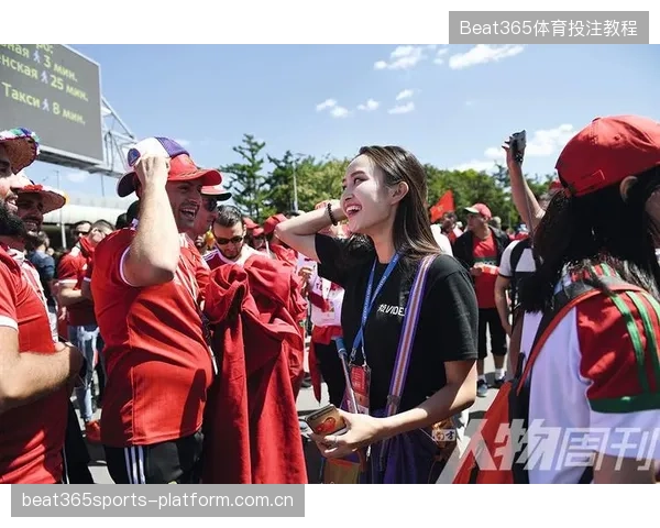 世界杯赛场的志愿者故事：温暖赛事的幕后力量